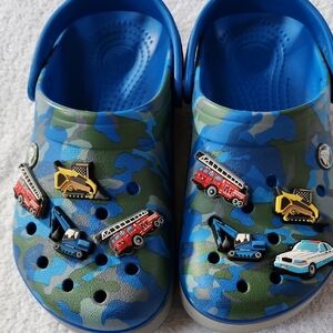 CROCS Unisex Blue/Green Camouflage Clogs Mens 4, Womens 6